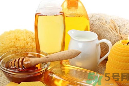 蜂蜜水的作用和功效,蜂蜜水的作用和功效什么时候喝好