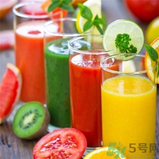 鲜榨果汁能保存多久,鲜榨果汁能保存多久不变色