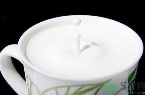 牛奶和钙片一起吃有什么影响,钙和牛奶一起吃的副作用