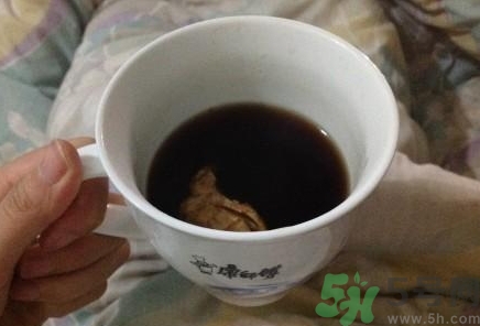 生姜和可乐一起煮有什么作用和功效,姜跟可乐一起煮有什么用 生姜和可乐一起煮有什么作用和功效,姜跟可乐一起煮有什么用