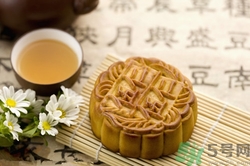 空腹可以吃月饼吗,空腹可以吃月饼吗早上