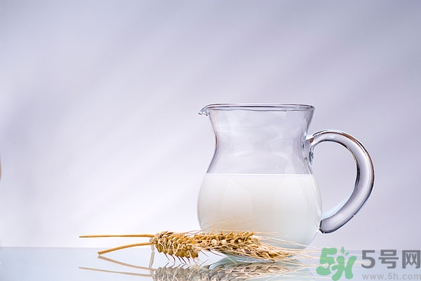 牛奶可以冰冻么,牛奶能冻冰吗 牛奶可以冰冻么,牛奶能冻冰吗