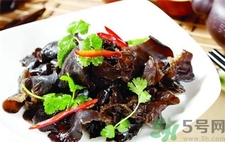 木耳泡多久有毒不能吃了,木耳要浸泡多久合适