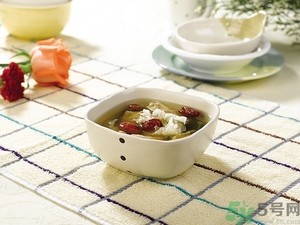 常喝银耳汤有什么好处,经常喝银耳汤有什么好处和坏处