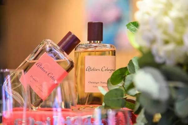 名创优品的指甲油,指甲油怎么做渐变 名创优品的指甲油,指甲油怎么做渐变