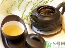 虫草花泡水的功效和作用及禁忌,虫草花泡水喝有什么功效 虫草花泡水的功效和作用及禁忌,虫草花泡水喝有什么功效