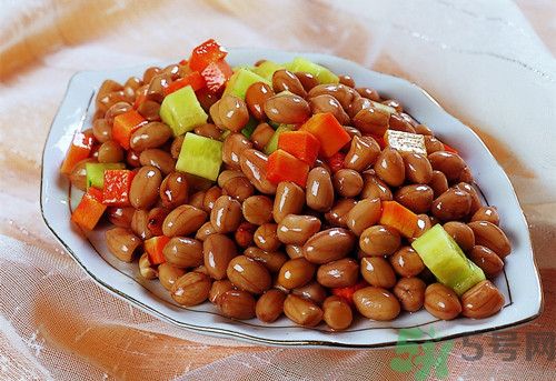 黄瓜跟什么一起吃会腹泻?A 花生,花生会引起腹泻吗