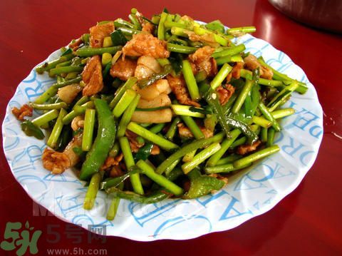 蒜苔和什么食物相克,蒜薹有哪些吃法?