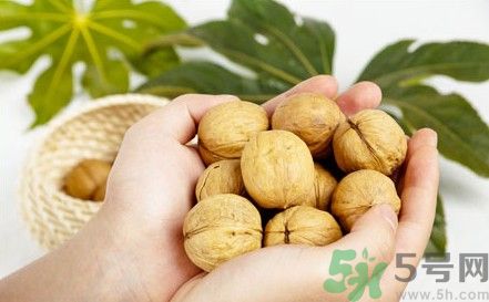 核桃对孕妇有什么好处和坏处,怀孕期吃核桃对宝宝有什么好处