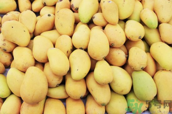 芒果可以冰冻吗,芒果可以冰冻吗?芒果冻硬了好吃吗?