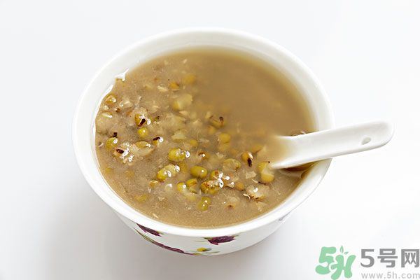 绿豆不能和哪些食物一起吃,绿豆不可以和什么一起吃