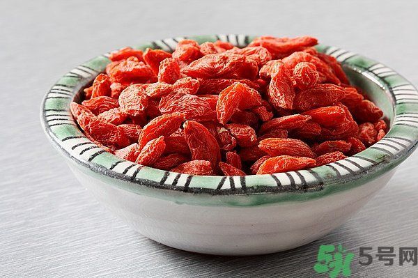 枸杞子的功效和主治,枸杞子的功效和作用泡水喝的功效