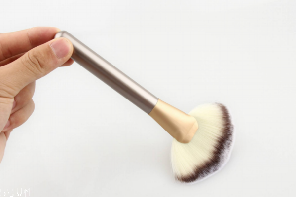 短发适合的卷发,好看的短发卷发发型女生图片