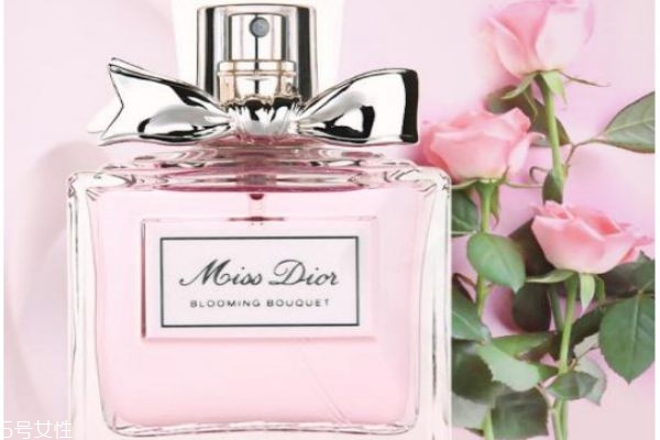迪奥香水花漾甜心怎么样,迪奥花漾淡香水和花漾甜心区别 迪奥香水花漾甜心怎么样,迪奥花漾淡香水和花漾甜心区别