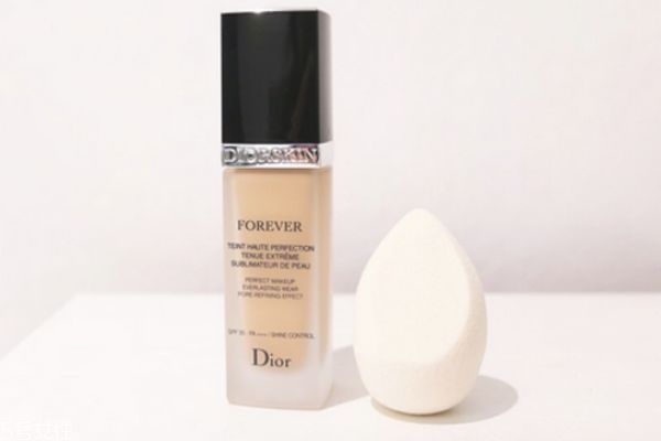 迪奥恒久凝脂粉底液怎么样,迪奥持久凝脂粉底液