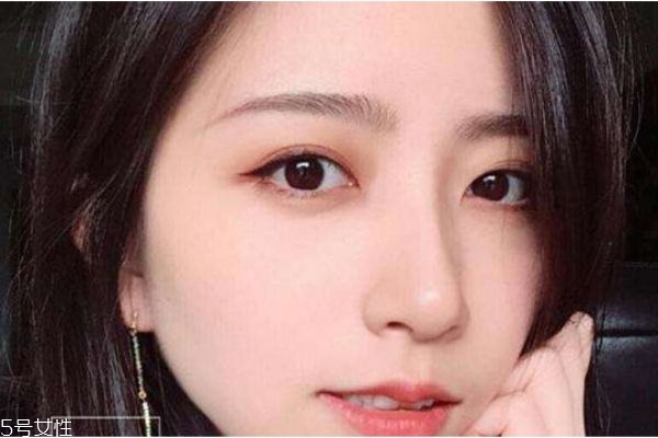 黑眼圈用什么遮瑕效果最好,黑眼圈怎么遮瑕小窍门