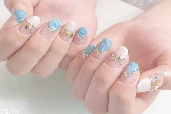 长耳坠适合什么发型,发型和耳饰怎么搭配 长耳坠适合什么发型,发型和耳饰怎么搭配