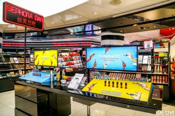 丝芙兰官网和门店区别,丝芙兰门店和官网买,有什么区别吗