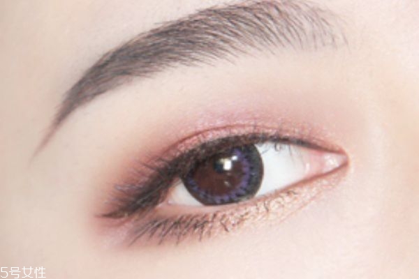 12岁男生剪什么发型好看,初中男生剪什么发型好看