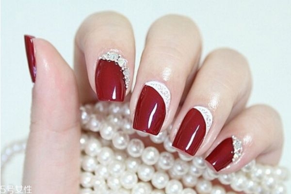 反法式美甲图片,酒红色法式美甲图片