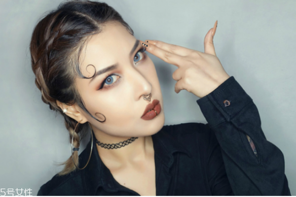 鹅蛋脸扎什么发型好看,鹅蛋脸适合什么样的发型