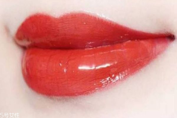 为什么天天洗头还是很油,为什么天天洗头发还是油 为什么天天洗头还是很油,为什么天天洗头发还是油