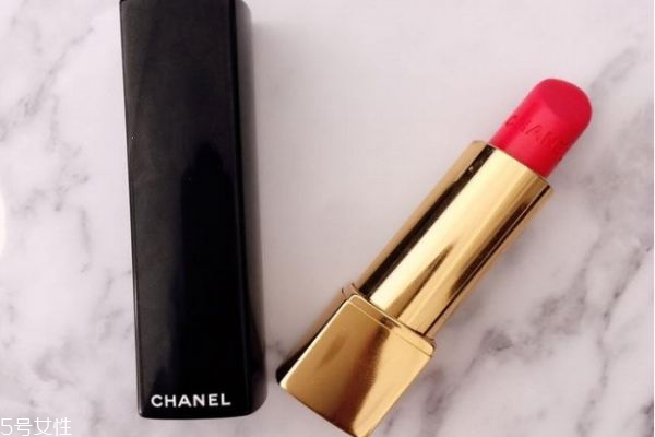 卸妆膏用卸妆棉吗还是直接用清水洗,卸妆膏要用卸妆棉吗