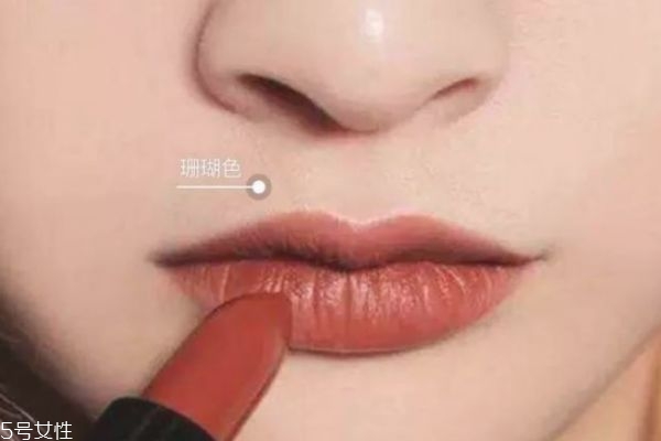 如何用眼影做指甲,用眼影做渐变指甲油