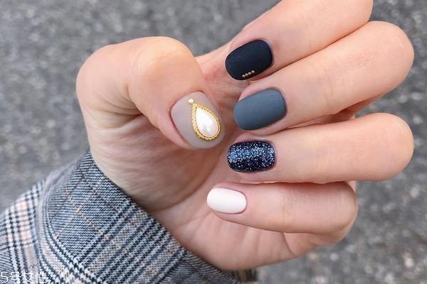 美甲图片简约款,美甲清新简约款式图片 美甲图片简约款,美甲清新简约款式图片