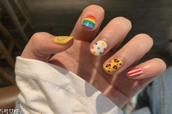 芭比波朗眼线膏好用吗,芭比波朗眼影