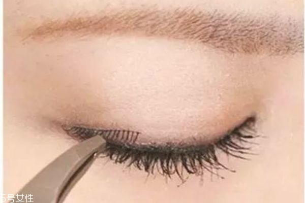 阿玛尼无痕持妆粉底液2号和3号的区别,阿玛尼纯净持妆粉底液色号