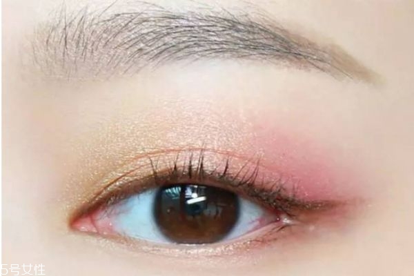 去黑眼圈手术禁忌人群(去黑眼圈手术危害)