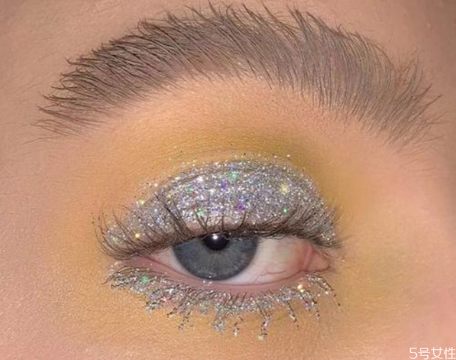 大亮片眼影怎么用,亮片眼影怎么涂好看图片 大亮片眼影怎么用,亮片眼影怎么涂好看图片