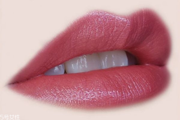 现在流行的眼影颜色,今年流行的眼影颜色搭配