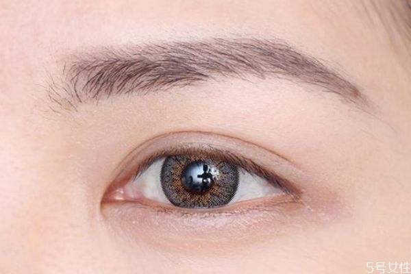 初学化妆如何画眼影,新手化妆怎么画眼影