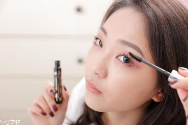 睫毛膏哪种刷头好用,睫毛膏初学者用什么刷头