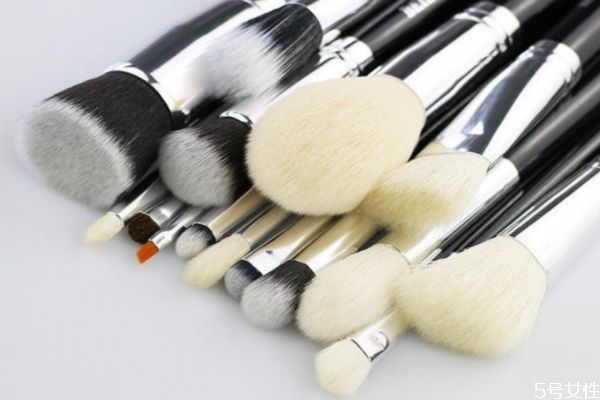 什么牌子的粉底刷最好,国货粉底液哪个牌子好