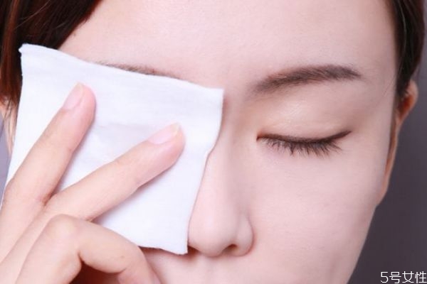 阿玛尼权利粉底液2号色和3.5号色的区别,阿玛尼粉底液色号怎么选