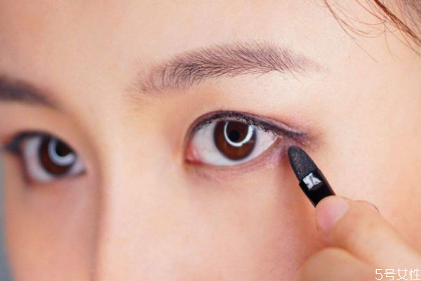 什么人适合化淡妆什么人适合化浓妆,什么样的人适合化淡妆