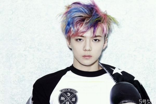 韩国男团妆容的画法,韩国妆容教程