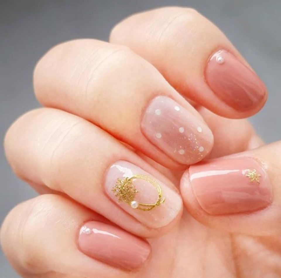 玻尿酸隆鼻会越来越宽吗(玻尿酸隆鼻会不会鼻梁越来越宽)