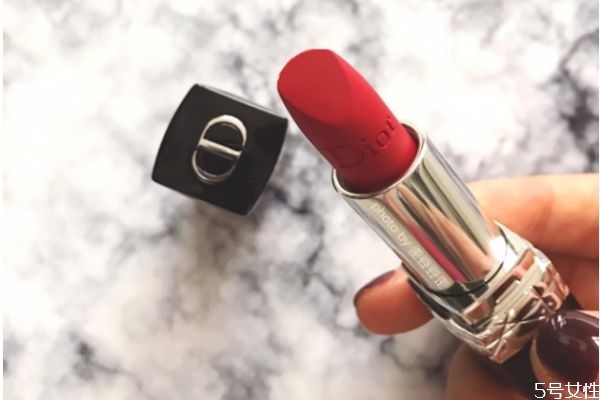 迪奥999买滋润还是哑光,迪奥999买滋润还是哑光还有金属哪个好