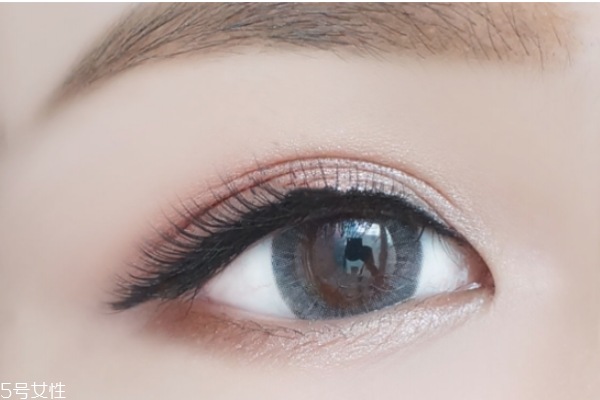 三色眼影怎么画比较简单,三色眼影怎么画