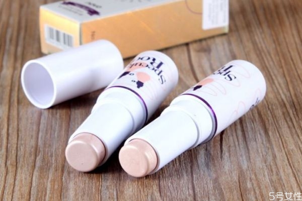 高光能当眼影用吗,眼影可以用来做高光吗