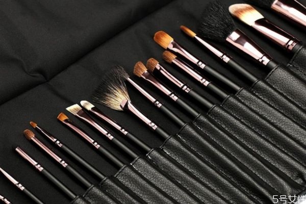 化妆刷炸毛了怎么办,化妆刷洗完炸毛怎么办