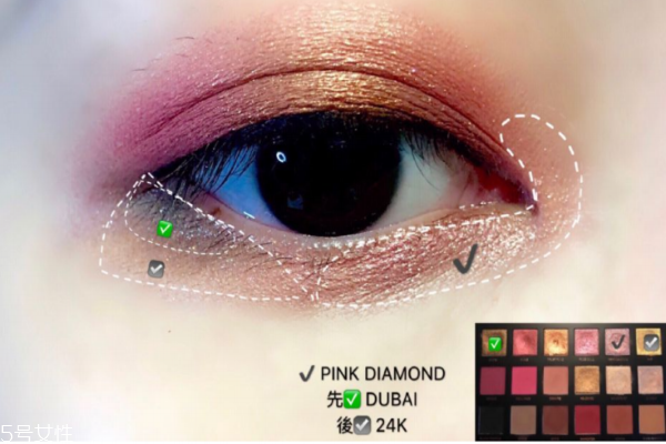 嫁接睫毛是怎么黏的(睫毛嫁接是粘在哪里)