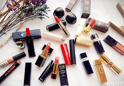 男生可以送女生口红吗,你们知道,男生给女生送口红代表什么?