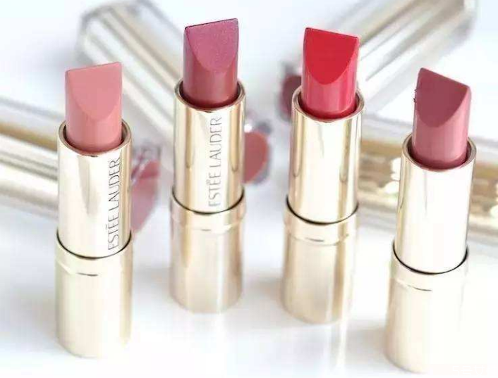 先用口红还是唇蜜,唇蜜先涂还是口红先涂