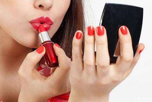 口红叠涂方法,口红叠涂是什么意思
