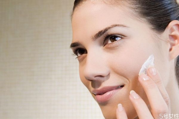 鼻小柱是哪里(鼻小柱是哪里图片)